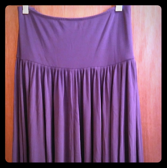 Norma Kamali Dresses & Skirts - 🌋SALE🔥NWT Norma Kamali Swing Skirt Timeless